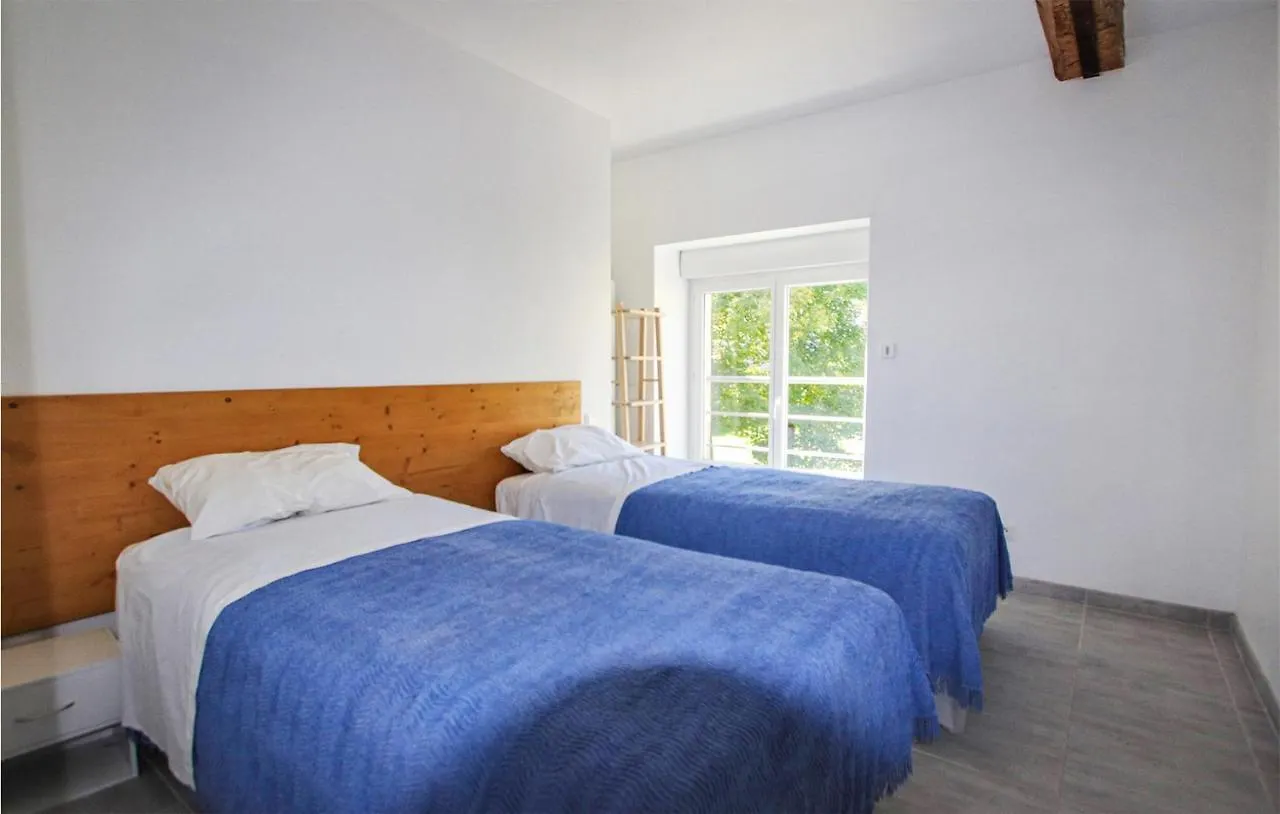 Awesome Apartment In Vanosc With Kitchenette